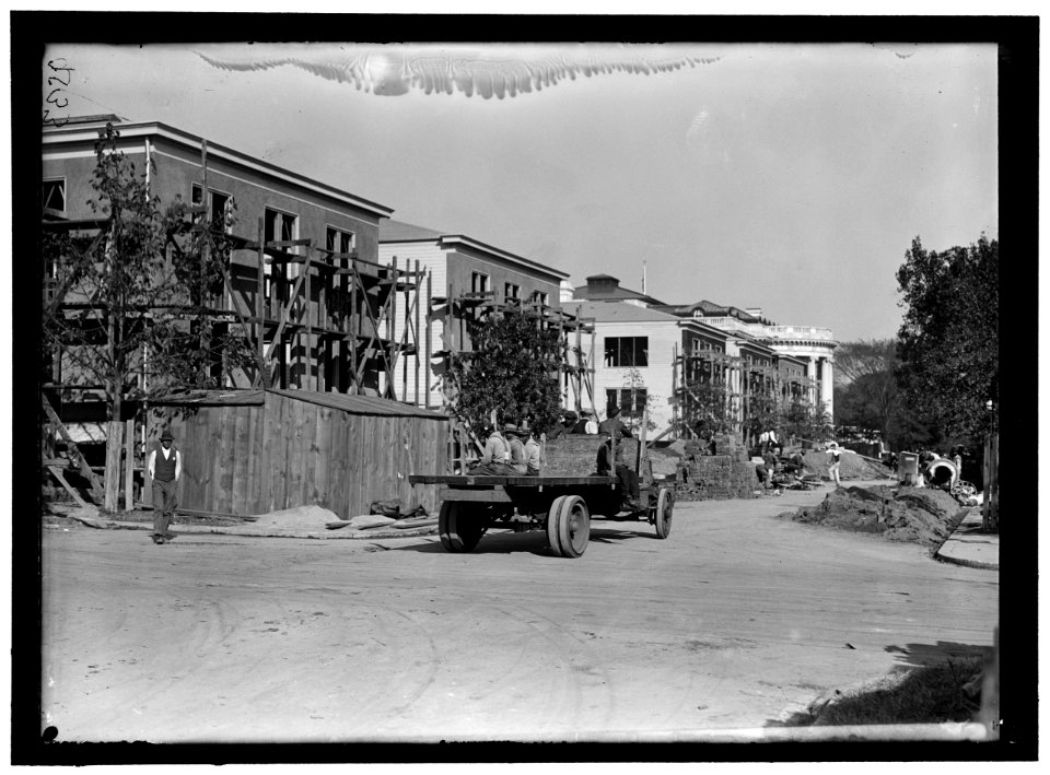 COUNCIL OF NATIONAL DEFENSE HEADQUARTERS UNDER CONSTRUCTION LCCN2016868449