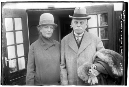 Count Konrad V. Zeppelin & wife LCCN2014718875