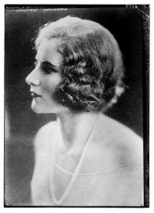 Countess Carnarvon LCCN2014716030
