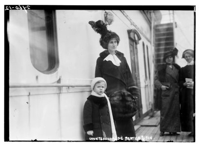 Countess de Bertier and son LCCN2014695186
