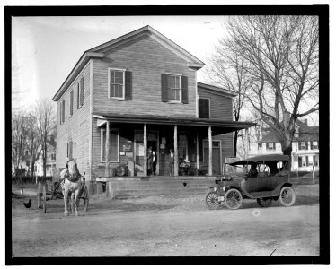 Country Store (Dawsonville), Ford car in front of store, probably H.E. French's c.1914 LCCN2016844465 photo