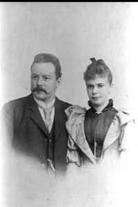 Couple 1890 hg