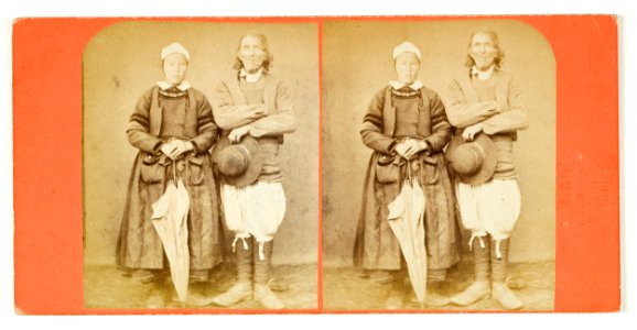 Couple en costume de Pont-l'Abbé 995-43-31 photo