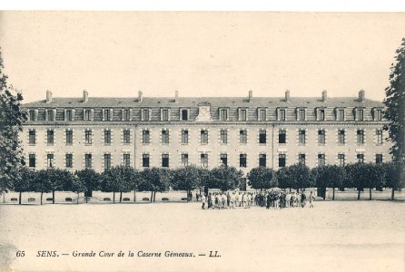 Cour de la caserne Gémeaux