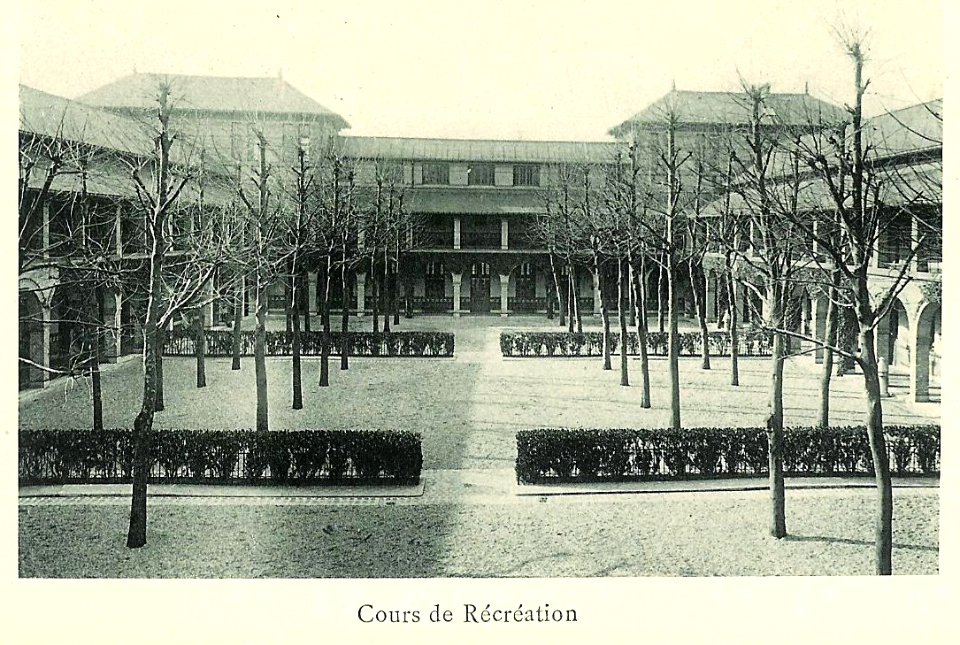 Cour-recréation-lycée-Molière