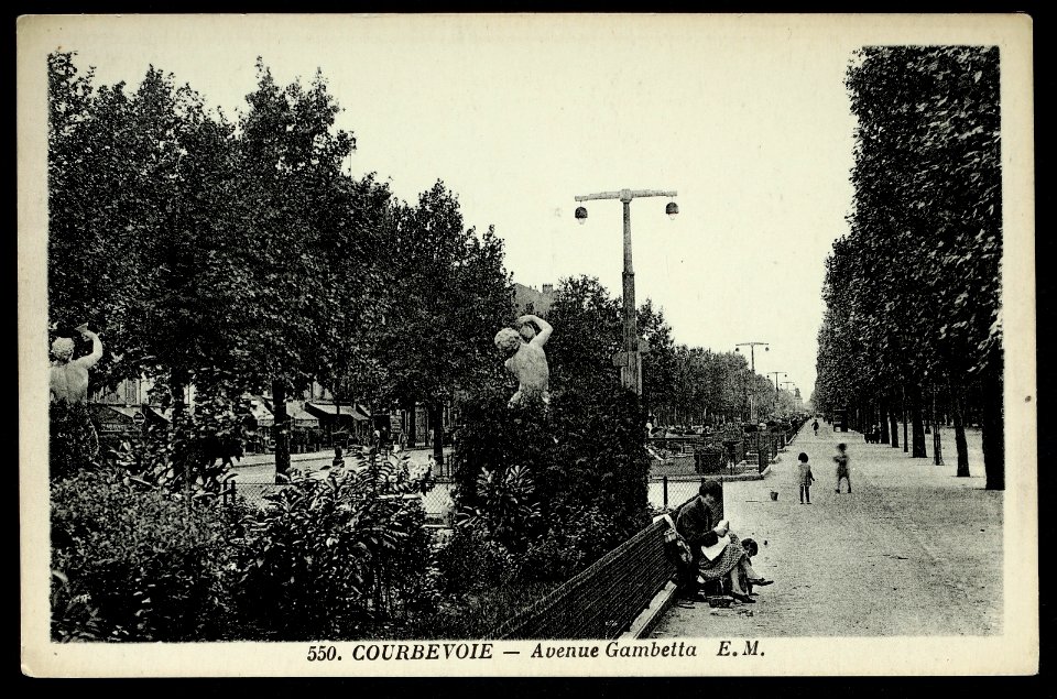 Courbevoie.Avenue Gambetta