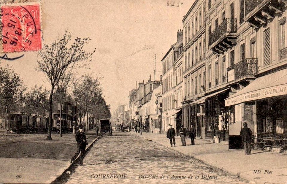 Courbevoie.Avenue de la Défense