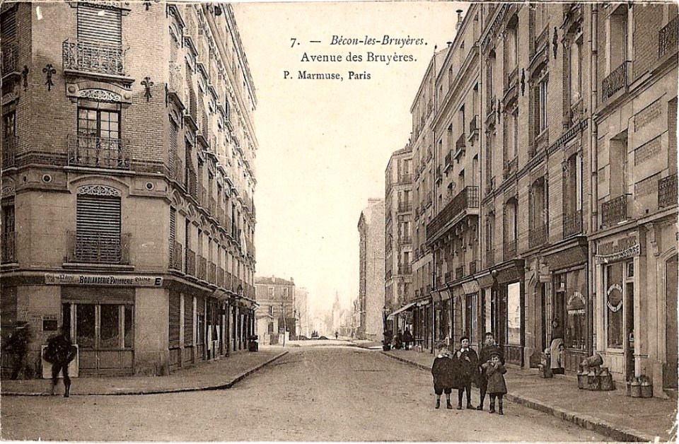 Courbevoie.Becon.Avenue des Bruyeres.Avenue Gallieni, angle avenue de la Liberte