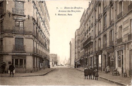 Courbevoie.Becon.Avenue des Bruyeres.Avenue Gallieni, angle avenue de la Liberte