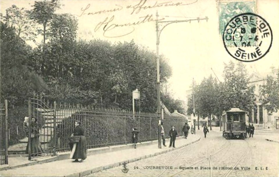 Courbevoie.Place de l'Hôtel-de-Ville.Square
