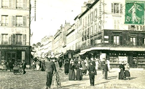 Courbevoie.Place Victor-Hugo.Rue de Bezons