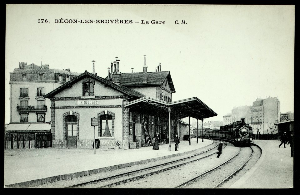 Courbevoie.Gare de Bécon-les-Bruyères.Locomotive