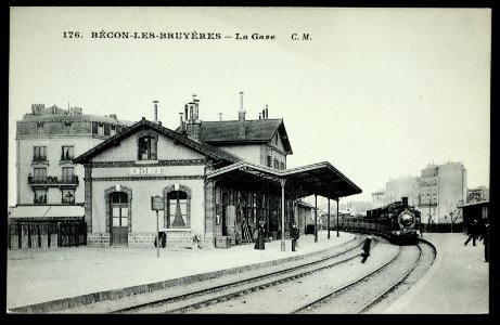 Courbevoie.Gare de Bécon-les-Bruyères.Locomotive