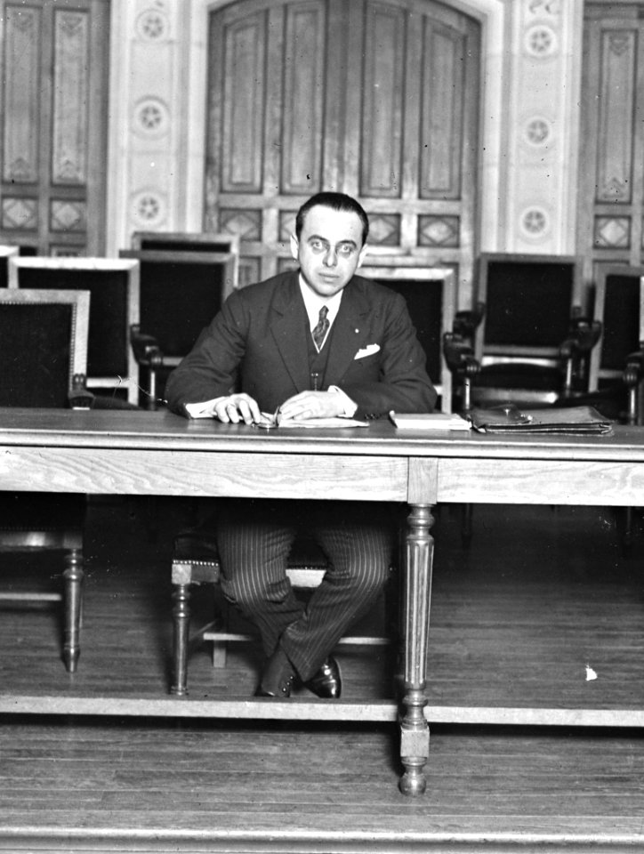 Cours du professeur Mirkine-Guetzévitch en 1926