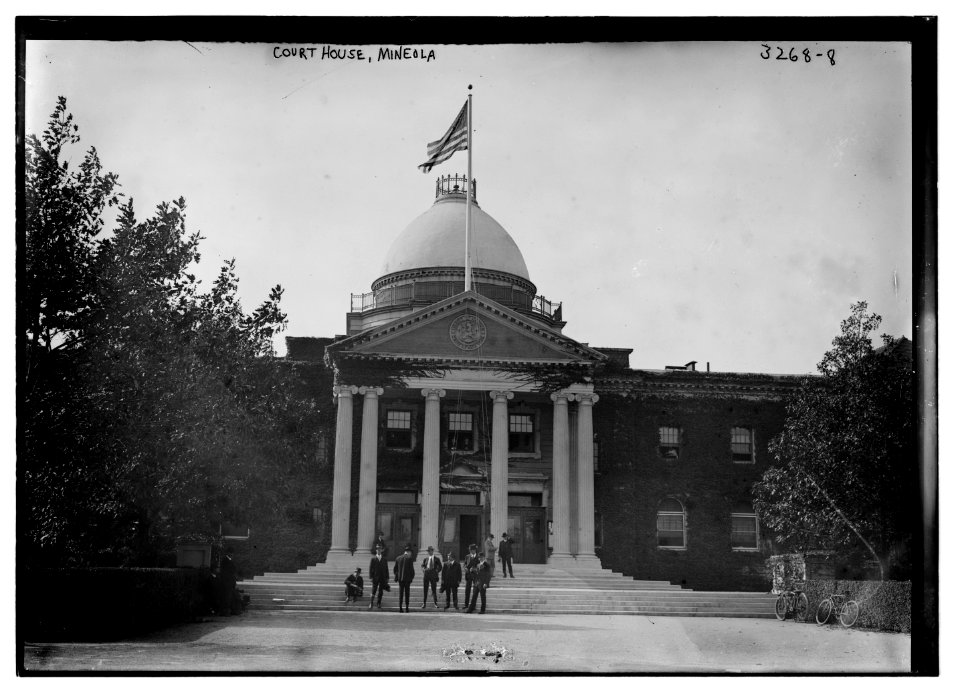 Court House - Mineola LCCN2014697842