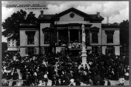 Court house and Confederate monument, Laurens, South Carolina LCCN93510648