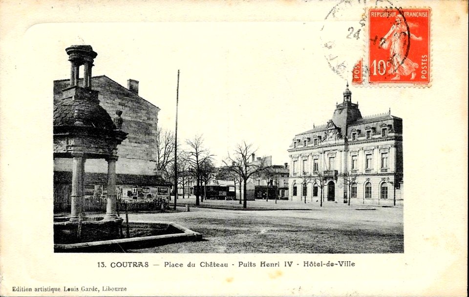 Coutras - Mairie et puits Henri IV 2