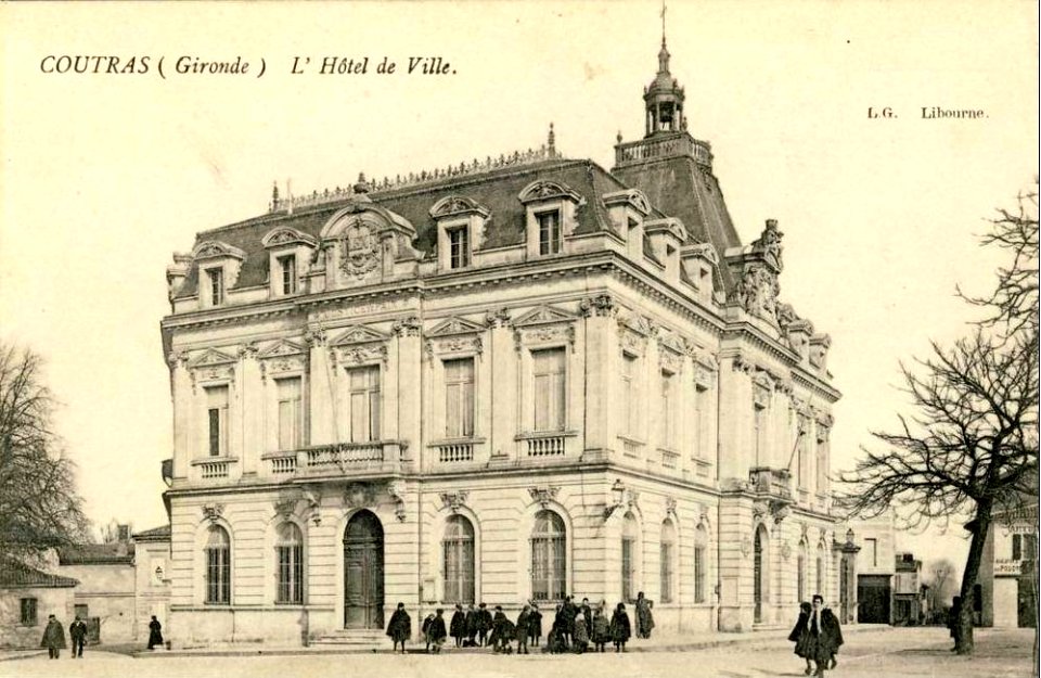 Coutras - Hôtel-de-ville 5