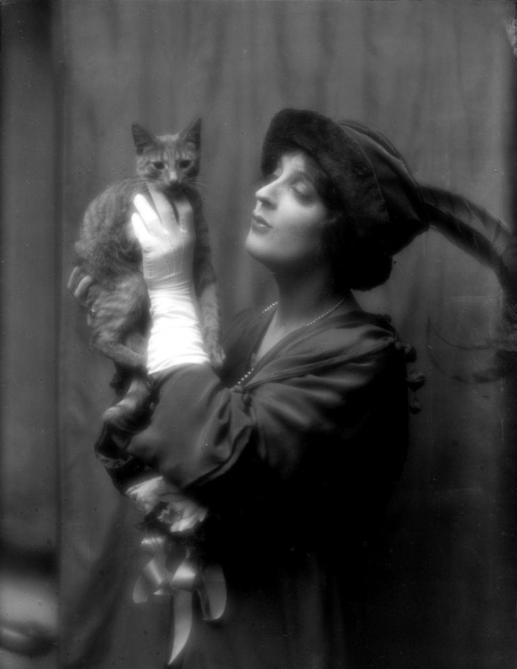 Cowl, Jane, Miss, with Buzzer the cat, portrait photograph