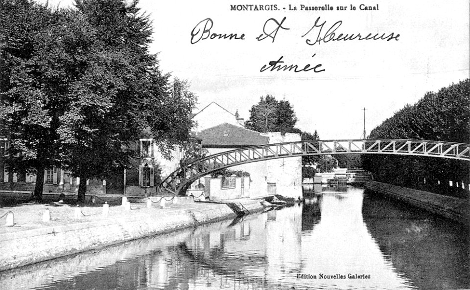 CP Montargis passerelle sur le canal
