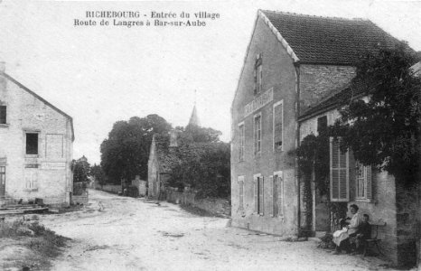 CP Richebourg Entrée du village