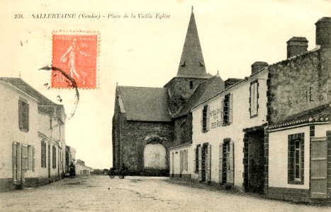 CPA Sallertaine Place vieille Eglise