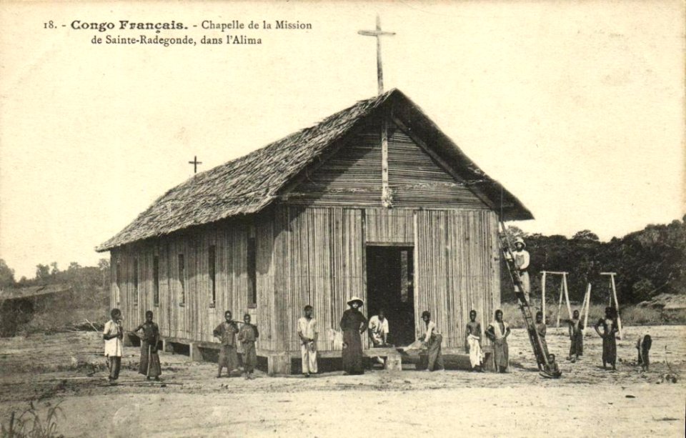 CPA-Francais-Congo-Afrique-Chapelle-de-sainte-radegonde-Alima