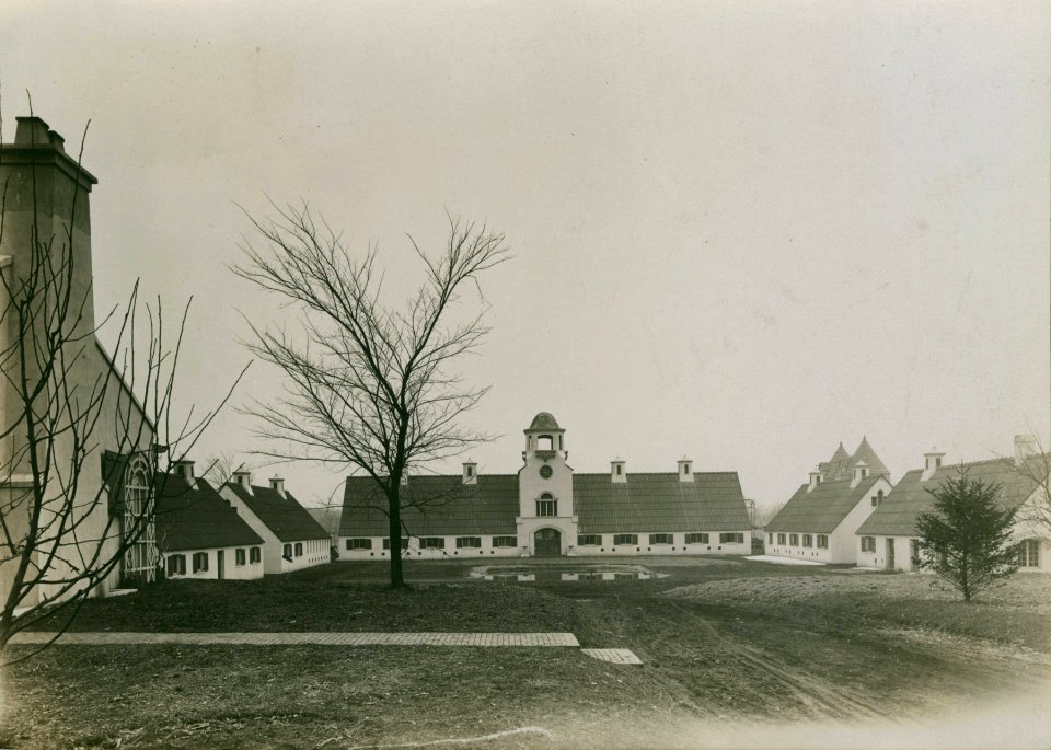 Crab Tree Dairy Farm, Lake Bluff, Illinois, 1915 (NBY 860)