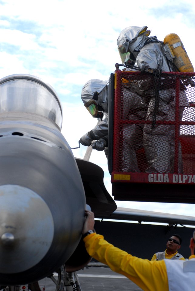 Crash and salvage team performs flight deck drills aboard USS Ronald Reagan DVIDS129506