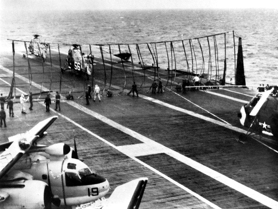 Crash barrier on USS Bennington (CVS-20) in 1962