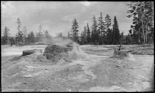 Crater of the Union Geyser, Shoshone basin. Yellowstone National Park. - NARA - 517224