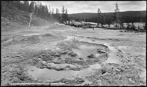 Craters of the Gourd, Shield, and Minute Man, Shoshone basin. Yellowstone National Park. - NARA - 517232