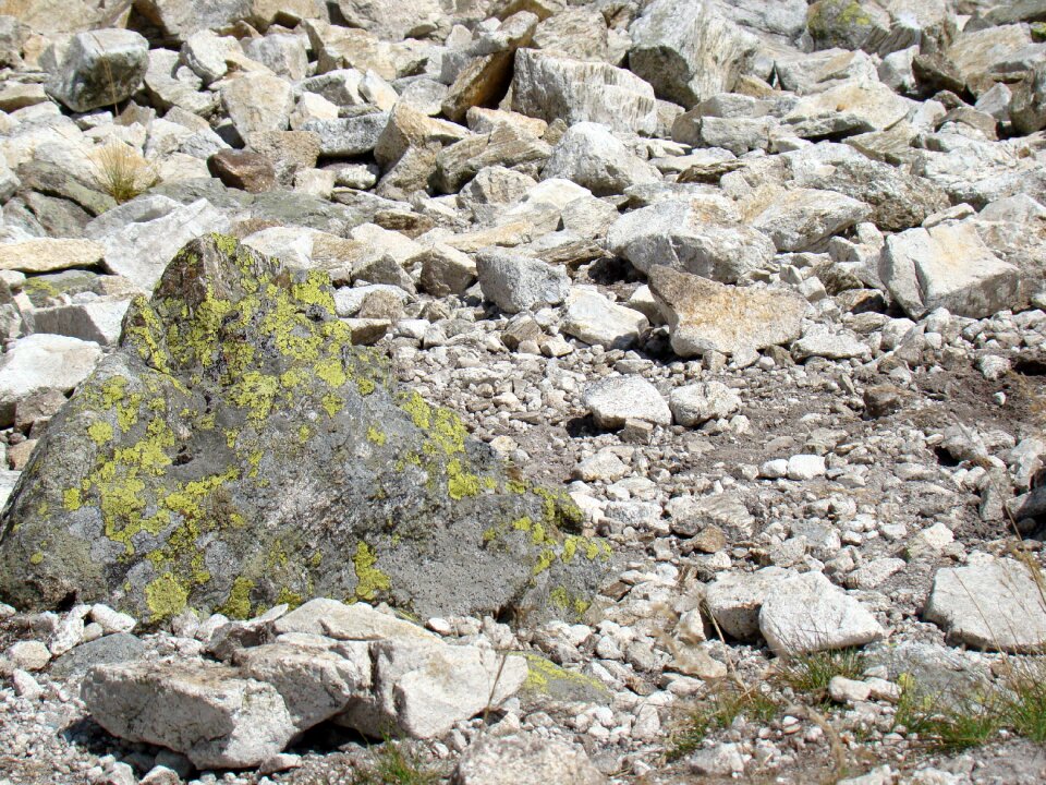 Rocks tourism trail