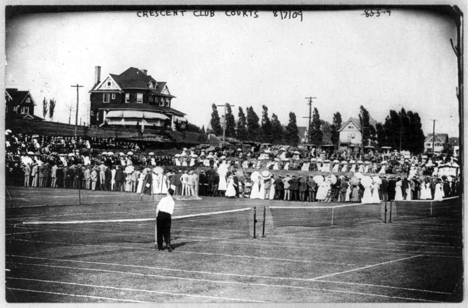 Crescent club court LCCN2003677471