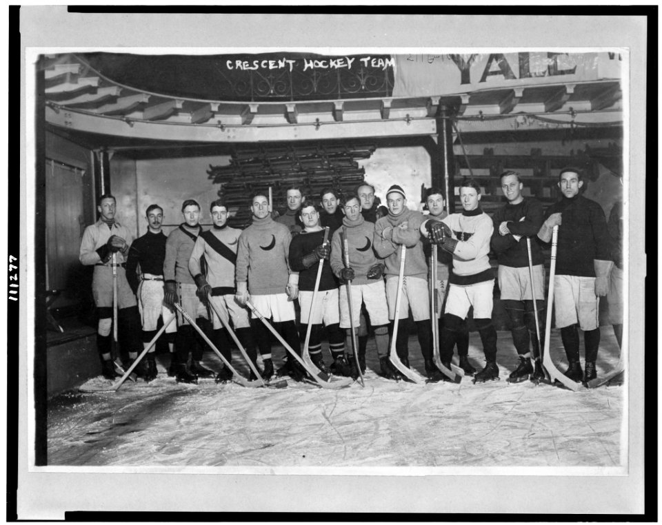 Crescent hockey team LCCN94506957