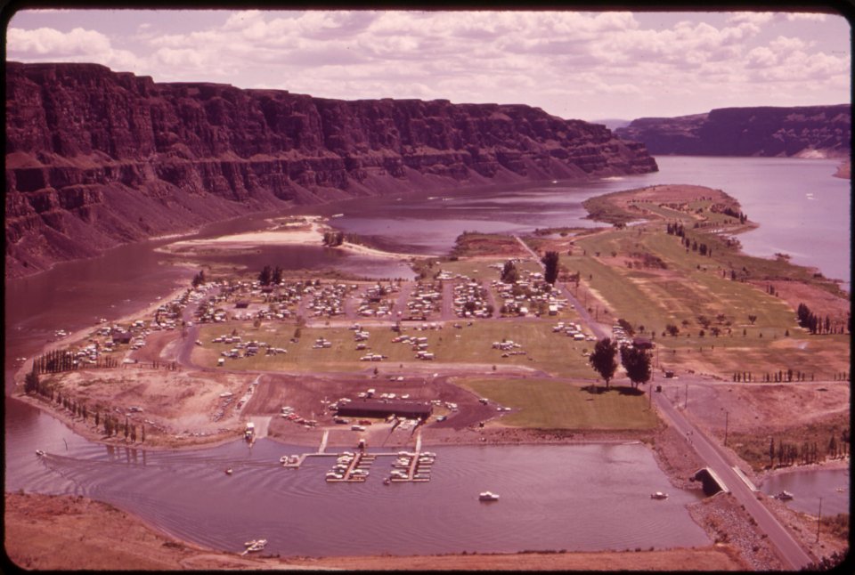 Crescent-bar-recreational-area-at-trinidad-on-the-columbia-river-051973 4272305470 o