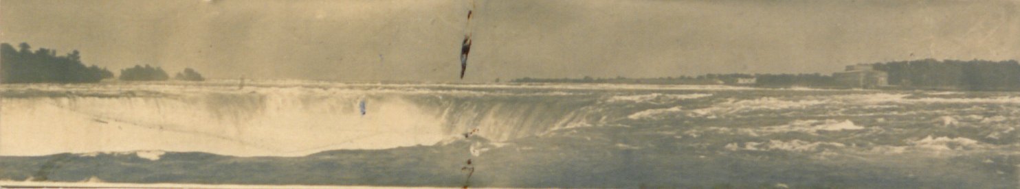 Crest of Niagara (HS85-10-18964)