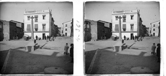 Creu a la plaça de Bellpuig