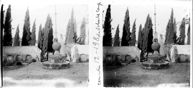 Creu al cementiri