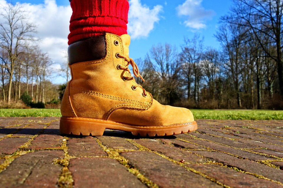 Hiking boot boot grip sole
