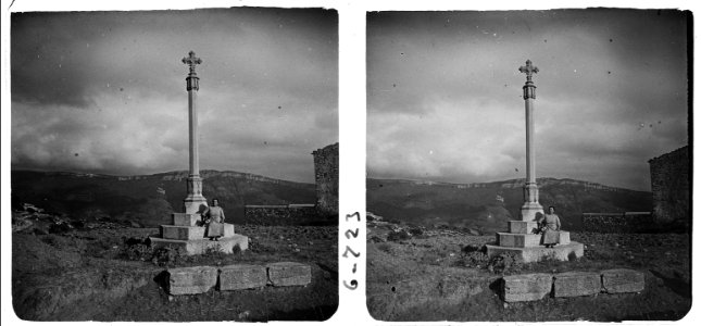 Creu de ciment d ' Albarca