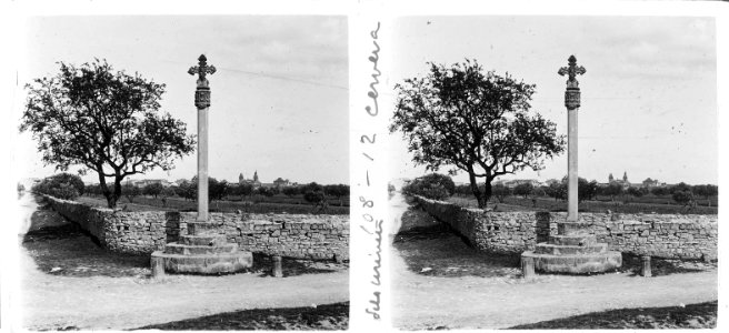 Creu de terme a Cervera photo