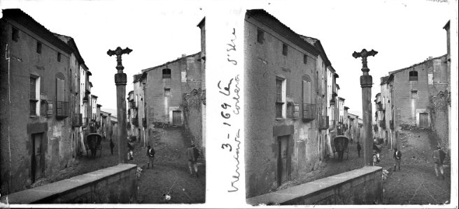 Creu de terme trencada de Corbera d'Ebre