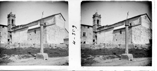 Creu del cementiri vell i vista de Barbens