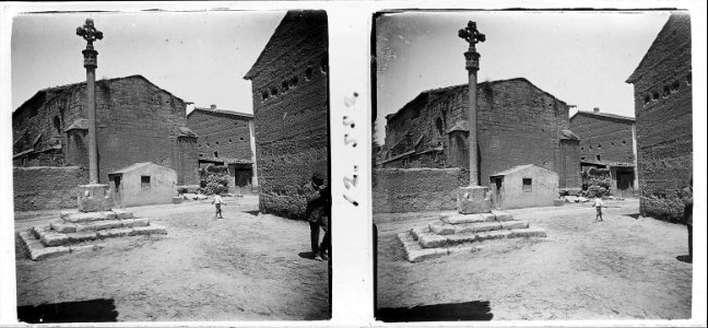 Creu i església gòtica de Vilanova de la Barca