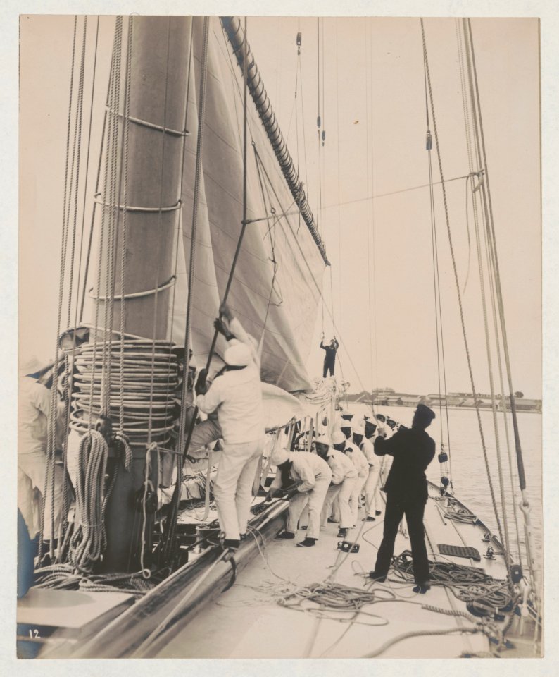 Crew hoisting mainsail on the yacht Reliance, winner of 1903 America's Cup LCCN2007682238