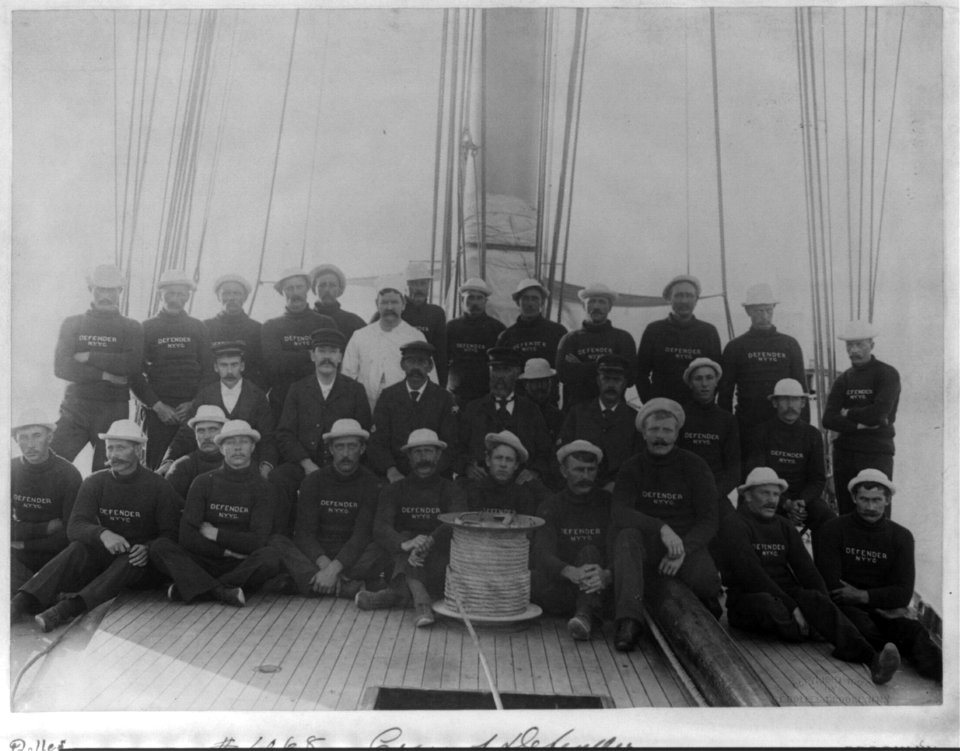Crew of DEFENDER LCCN2003656090