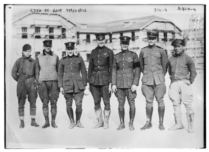 Crew of Navy dirigible LCCN2014710112