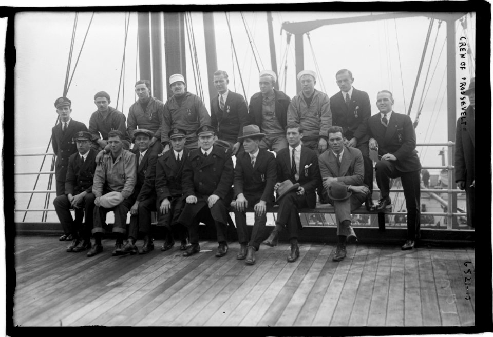 Crew of ROOSEVELT LCCN2014719123