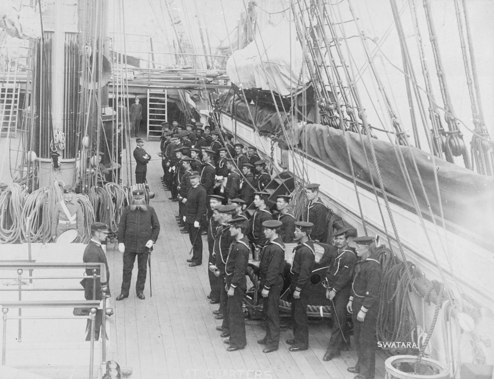 Crew of USS SWATARA - NH 121
